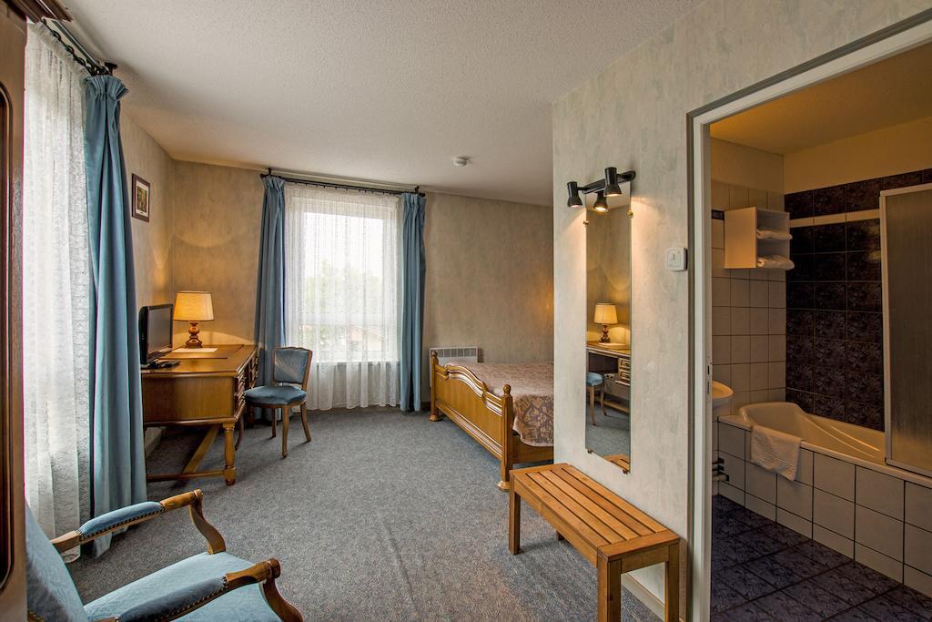 Logis Hotel Restaurant Hostellerie De L'Etoile Wasselonne Oda fotoğraf